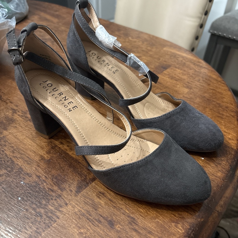 Journee Collection Charcoal Block Heel Pumps